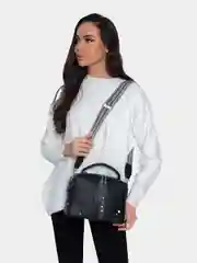 Сумка женская, черная, через плечо, из экокожи