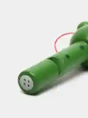 Зеленый свисток деревянный