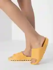 Желтый сланцы женские IZI, размеры 36-41