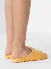 Желтый сланцы женские IZI, размеры 36-41
