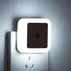 Белый светодиодный ночник с датчиком света LED, белый с включением от розетки