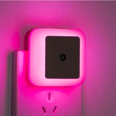 Светодиодный ночник с датчиком света LED, белый с включением от розетки