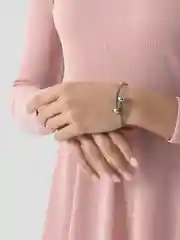 Белый женский браслет