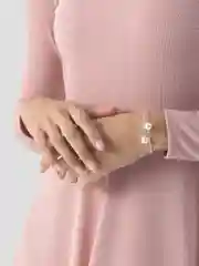 Белый женский браслет