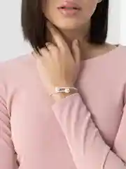 Белый женский браслет