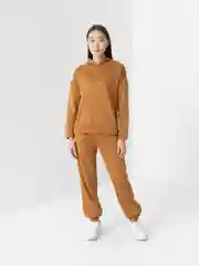 Бежевый спортивный костюм женский