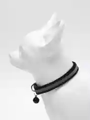 Черный ошейник светоотражающий для кошек и собак мелких пород с колокольчиком