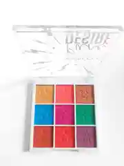 Палеткой теней для век "9 colors