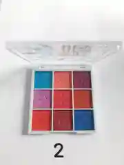 Палеткой теней для век "9 colors