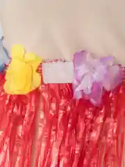 Алый гавайская юбка