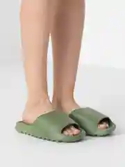 Зеленый сланцы женские IZI, размеры 36-41