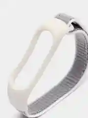 Белый ремешок нейлоновый на липучке для Xiaomi Mi Band 3, Mi Band 4, Band 5, Band 6, Mi Band 7