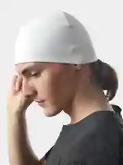 Белый шапка спортивная флисовая