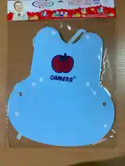 Розовый слюнявчик с карманом. CAMERA. Нагрудник