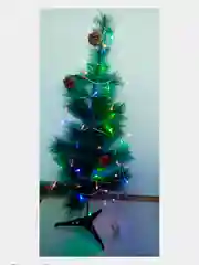 Елка искусственная, гирлянда в комплекте