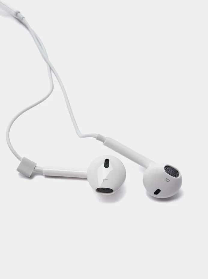 Белый наушники проводные Lightning для iPhone 7-14 с микрофоном ( Без Bluetooth)