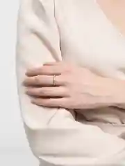 Серебряный кольцо обручальное со стразами