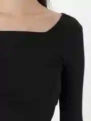 Черный топ с длинным рукавом