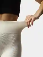 Белый леггинсы женские спортивные в рубчик