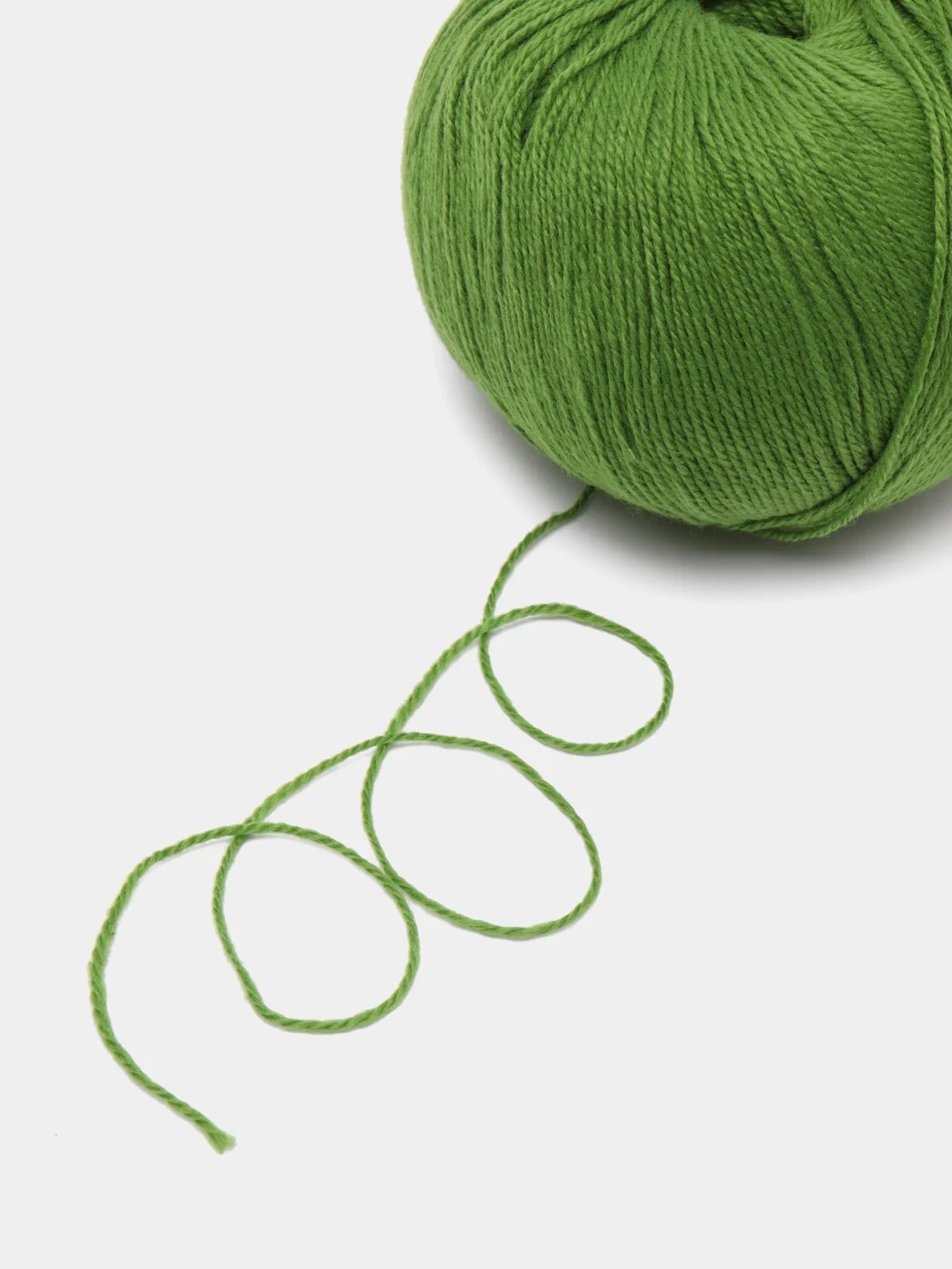 Зеленый пряжа Cashmere Yarn, 50 г/ 200 м, 60% меринос, 20% вискоза, 15% ПА, 5% кашемир