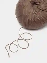 Бежевый пряжа Cashmere Yarn, 50 г/ 200 м, 60% меринос, 20% вискоза, 15% ПА, 5% кашемир