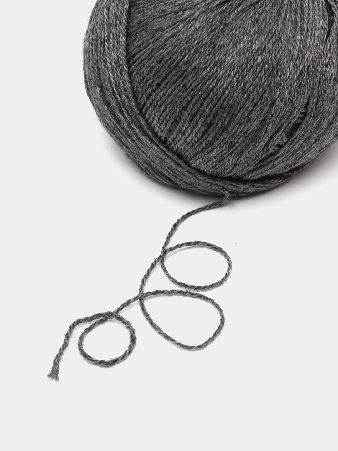 Серый пряжа Cashmere Yarn, 50 г/ 200 м, 60% меринос, 20% вискоза, 15% ПА, 5% кашемир