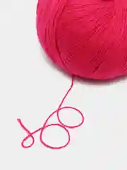 Алый пряжа Cashmere Yarn, 50 г/ 200 м, 60% меринос, 20% вискоза, 15% ПА, 5% кашемир