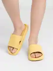 Белый шлепанцы женские