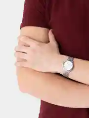 Серебряный женские наручные часы. Подарочный  набор часы и браслеты