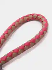 Тёмно-розовый плетеный брелок для ключей