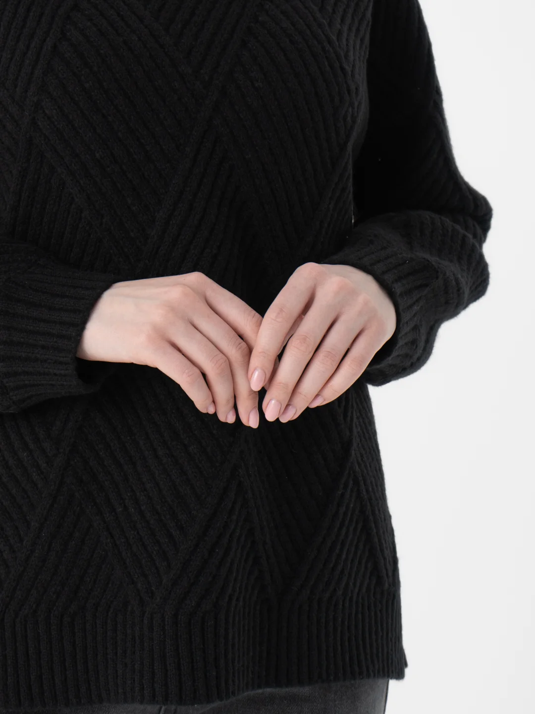 Черный свитер женский Oversized, вязаный, в черном и бежевом оттенке