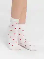 Красный носки с сердечком