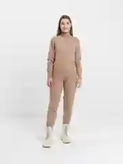 Бежевый костюм женский