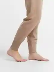 Бежевый костюм женский