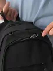 Черный спортивный рюкзак с сеткой для мяча и USB зарядкой