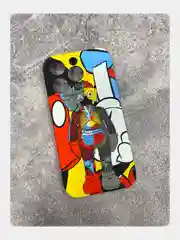Горчичный чехол KAWS для iPhone 14 Pro
