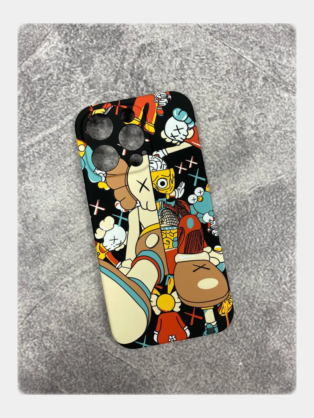 Бежевый меланж чехол KAWS для iPhone 14 Pro