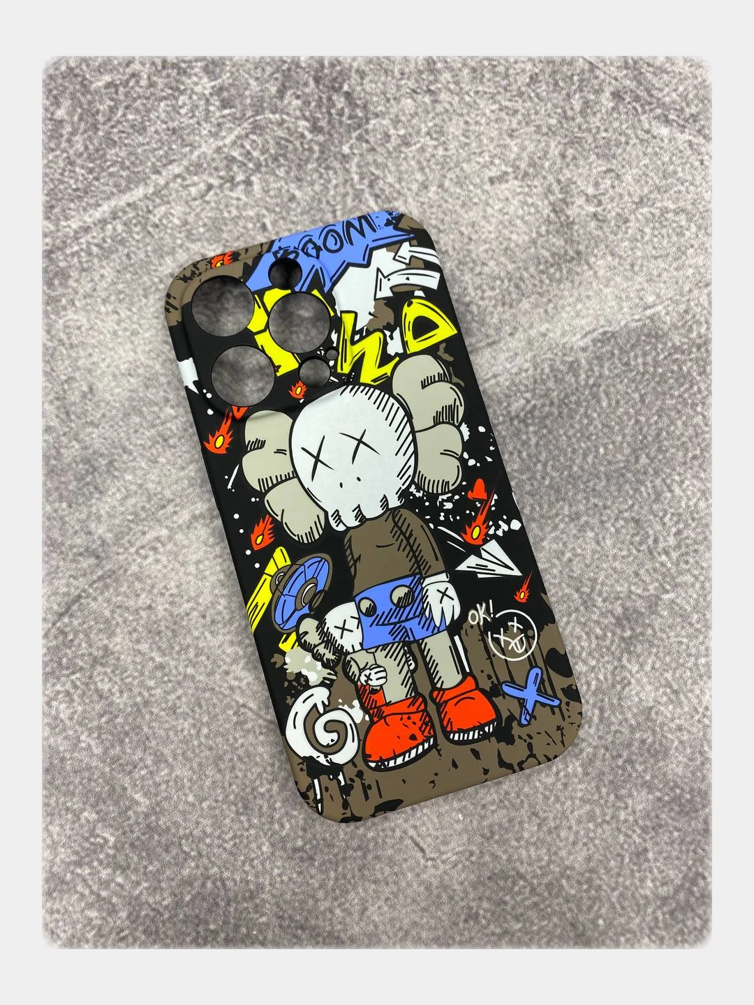 Фиолетовый чехол KAWS для iPhone 14 Pro