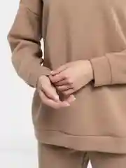 Бежевый спортивный женский костюм