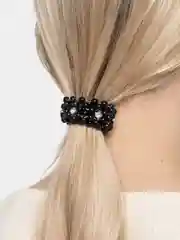 Черный резинки с жемчугом