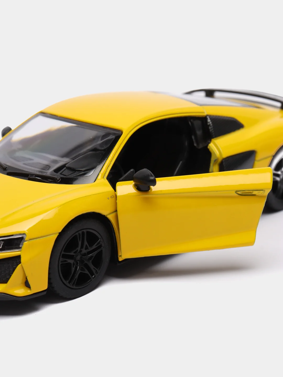 Желтый машинка металлическая инерционная/ 2020 Audi R8 Coupe KT5422D модель 1:36 Kinsmart