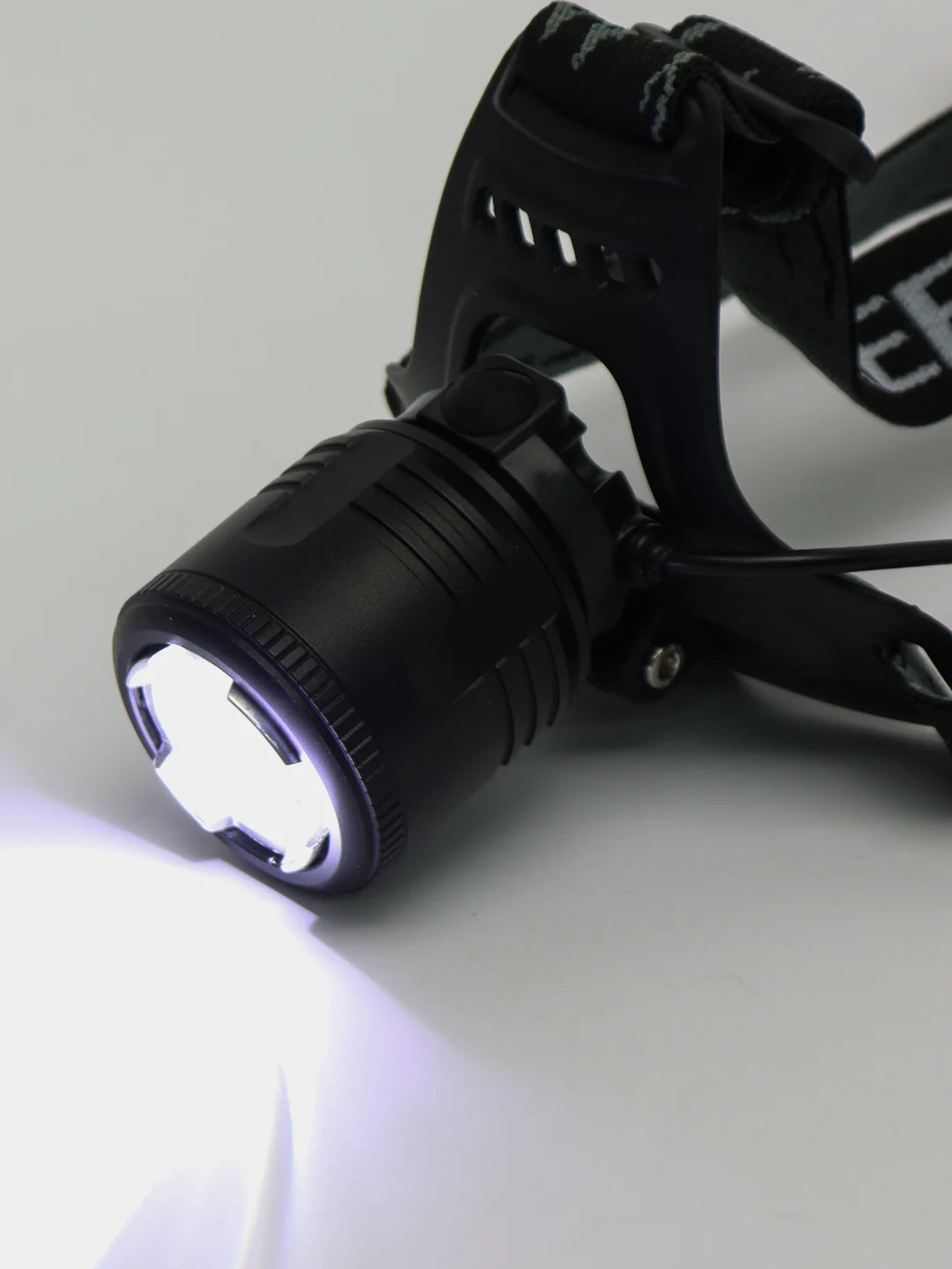 Фонарь налобный аккумуляторный T-163, LED аккумуляторный