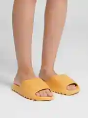 Желтый сланцы женские IZI, размеры 36-41