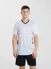Белый мужской спортивный комплект: шорты и футболка