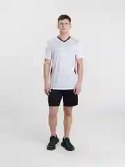 Белый мужской спортивный комплект: шорты и футболка