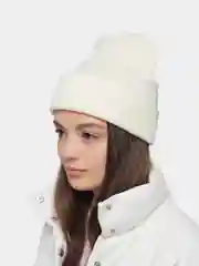 Молочный шапка женская