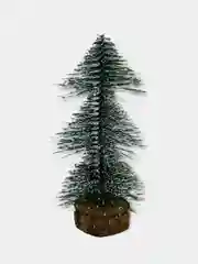 Елка искусственная, декоративная, на деревянной подставке