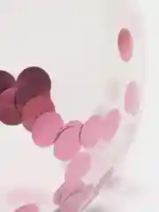 Розовый воздушный шар, с конфетти