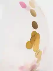 Желтый воздушные шары, с конфетти