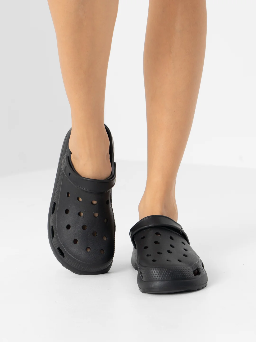 Черный сабо женские IZI, размеры 36-40